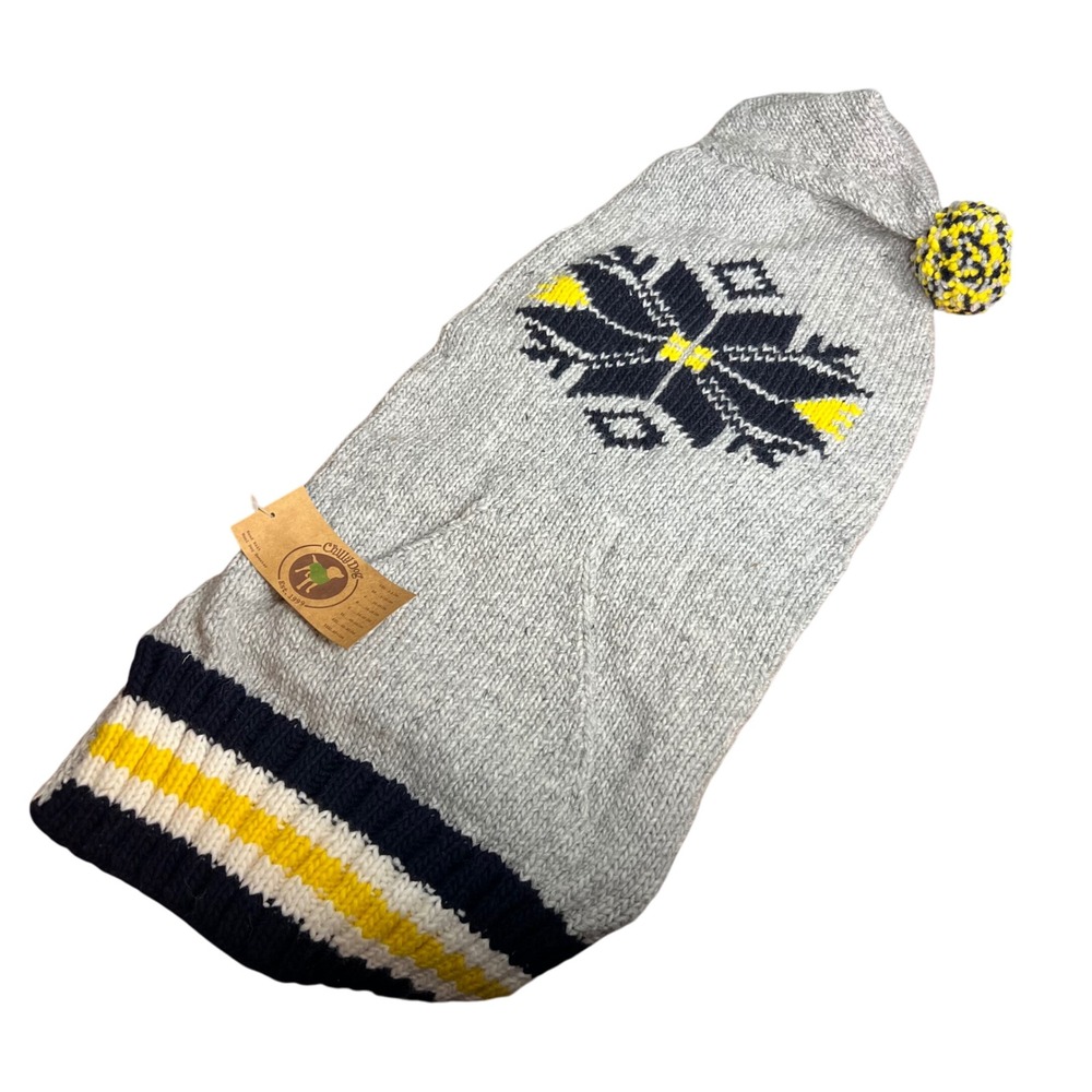Chilly Dog Hand Knit Wool Dog Sweater Size XL Snowflake Pom Pom Hood NWT